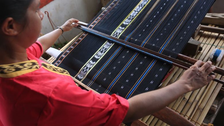 47 Motif Tenun Ikat Tanimbar Sudah Dipatenkan